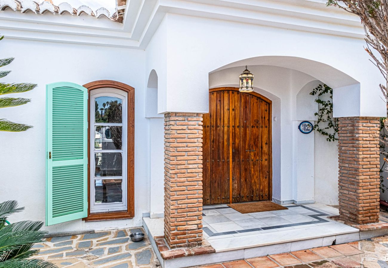 Villa in Mijas Costa - Charming 5-bedroom villa