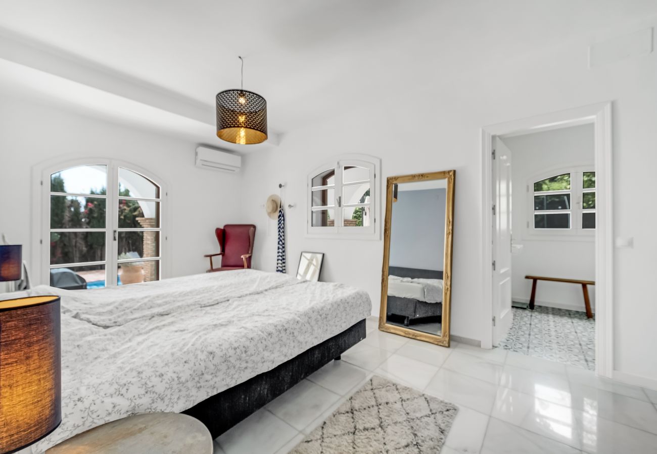 Villa in Mijas Costa - Charming 5-bedroom villa
