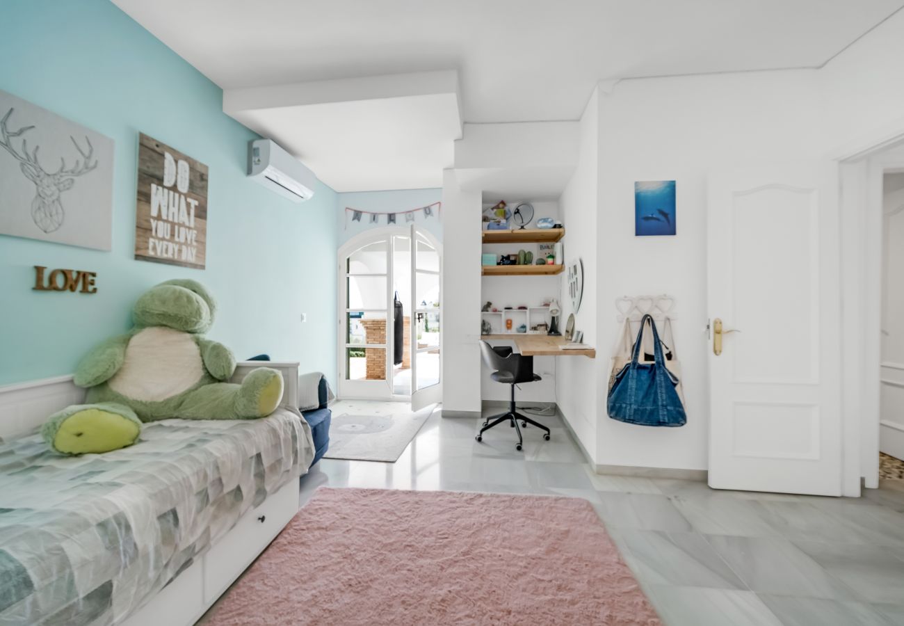 Villa in Mijas Costa - Charming 5-bedroom villa