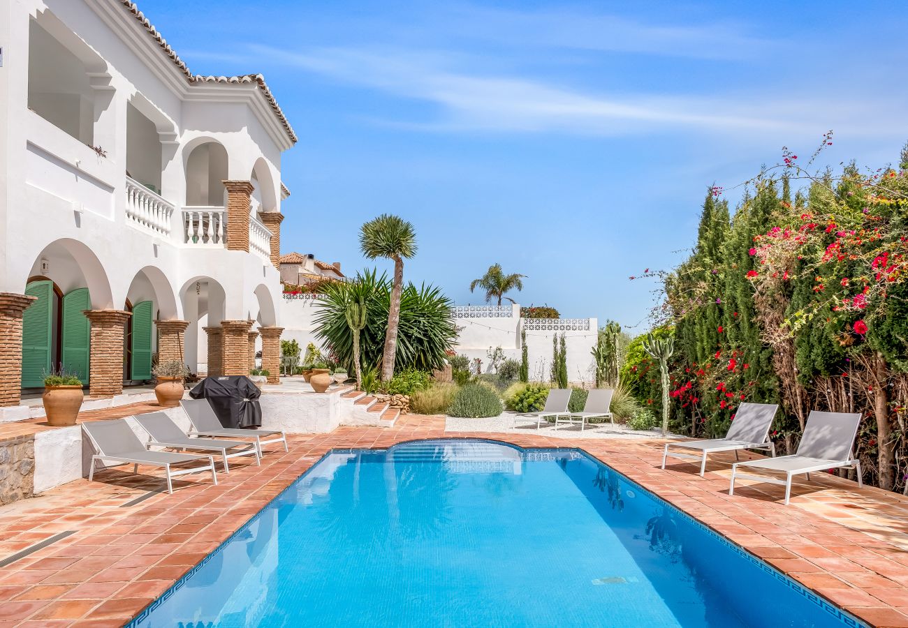 Villa in Mijas Costa - Charming 5-bedroom villa