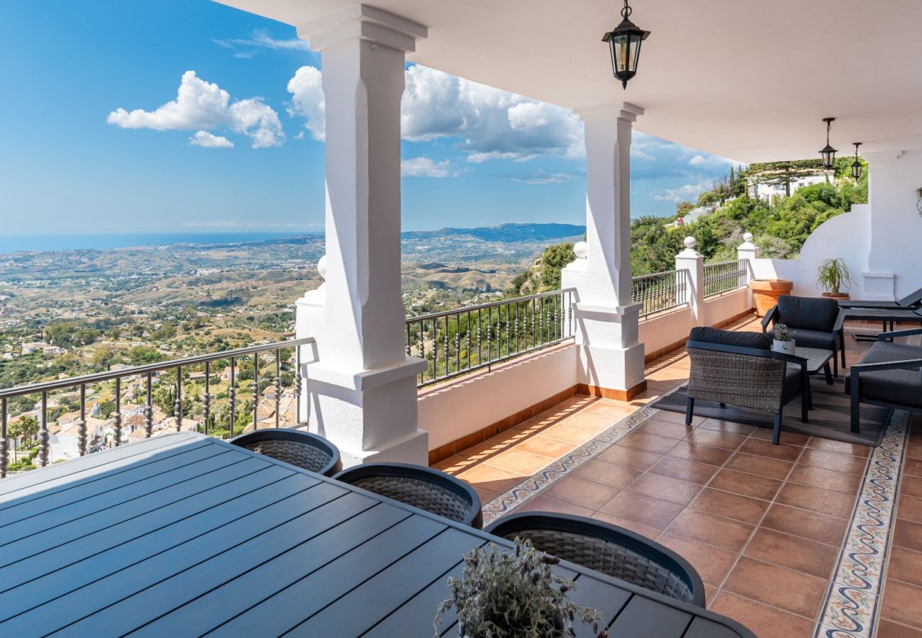 Apartment in Mijas Pueblo - Luxurious & Elegant 3-bedroom apartment in Mijas Pueblo