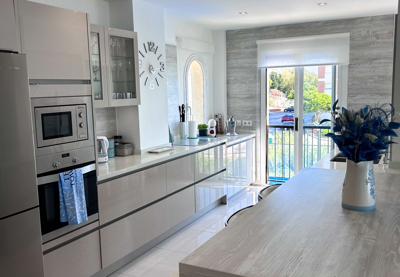 Apartment in Manilva - Luxrious Beachfront 3-bed apartment - La Duquesa