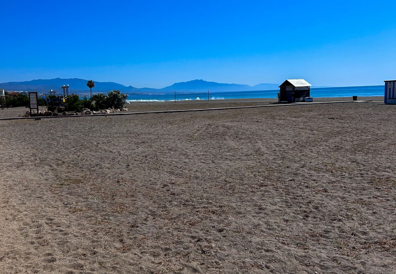 Apartment in Manilva - Luxrious Beachfront 3-bed apartment - La Duquesa