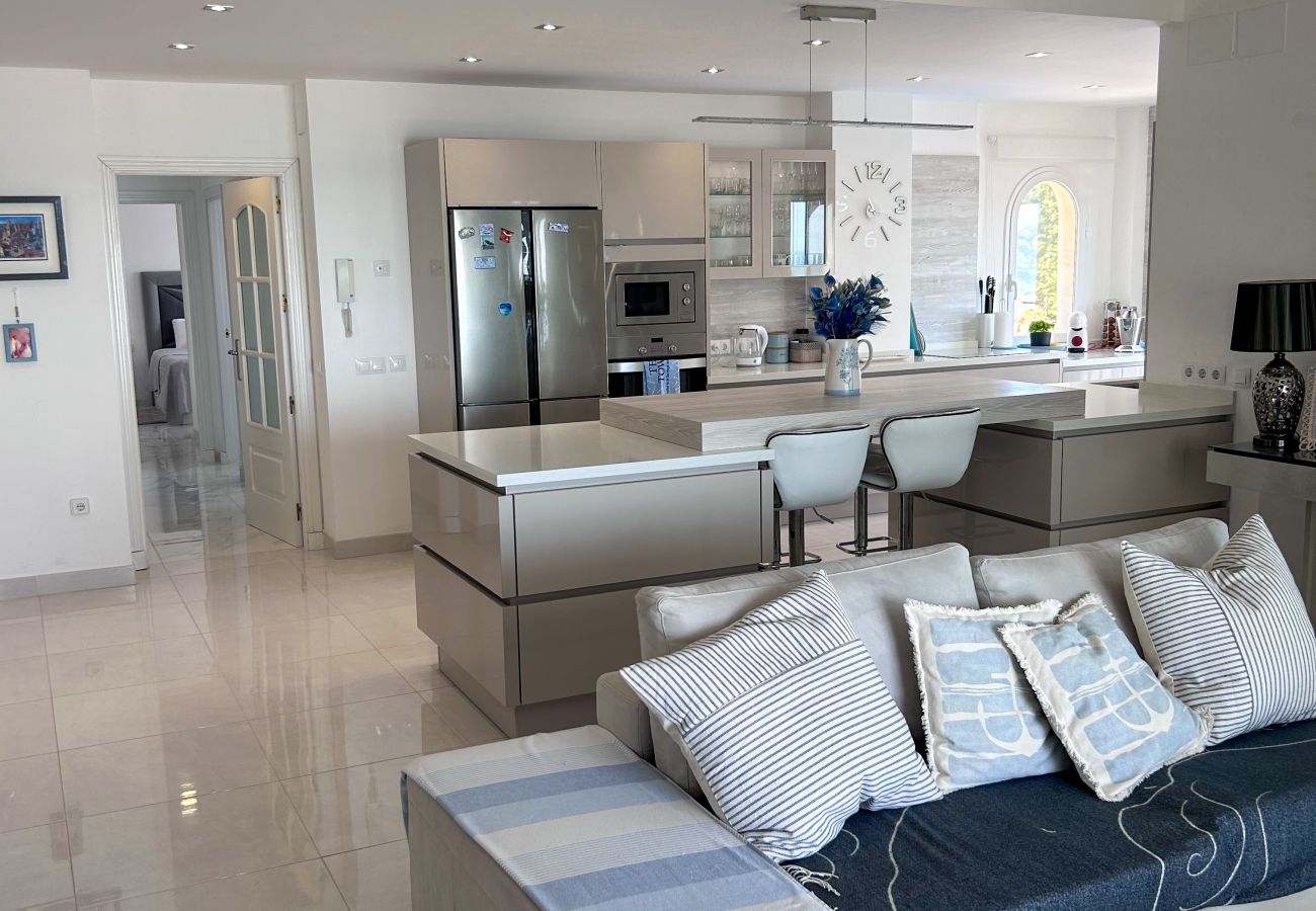 Apartment in Manilva - Luxrious Beachfront 3-bed apartment - La Duquesa