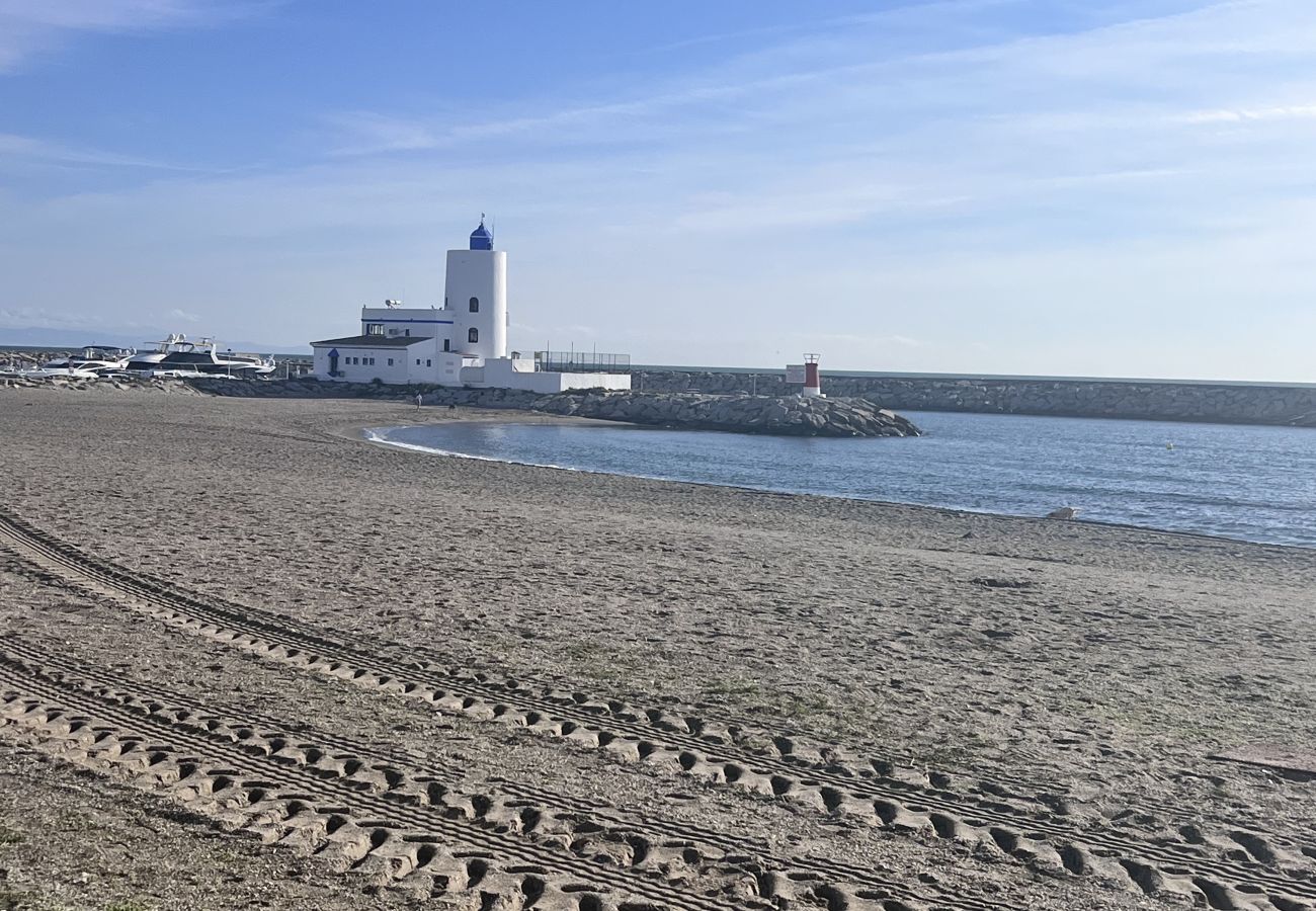 Apartment in Manilva - Modern 2 bedroom beach front
