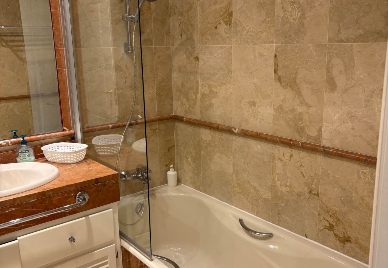 Apartment in Estepona - Modern 2 bedroom apartment - Hacienda Del Sol