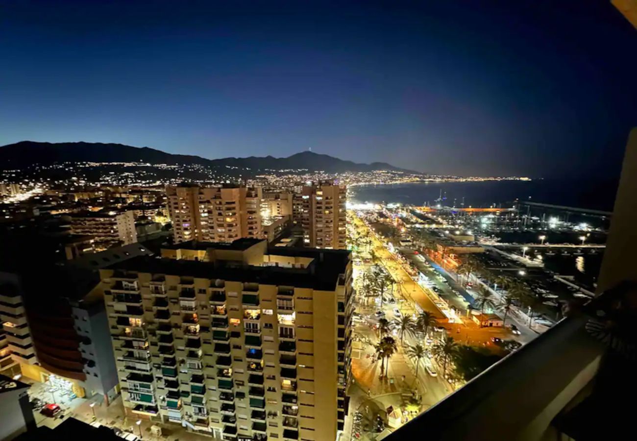 Apartment in Fuengirola - Posidonia Suite 1528 - Beach front Fuengirola